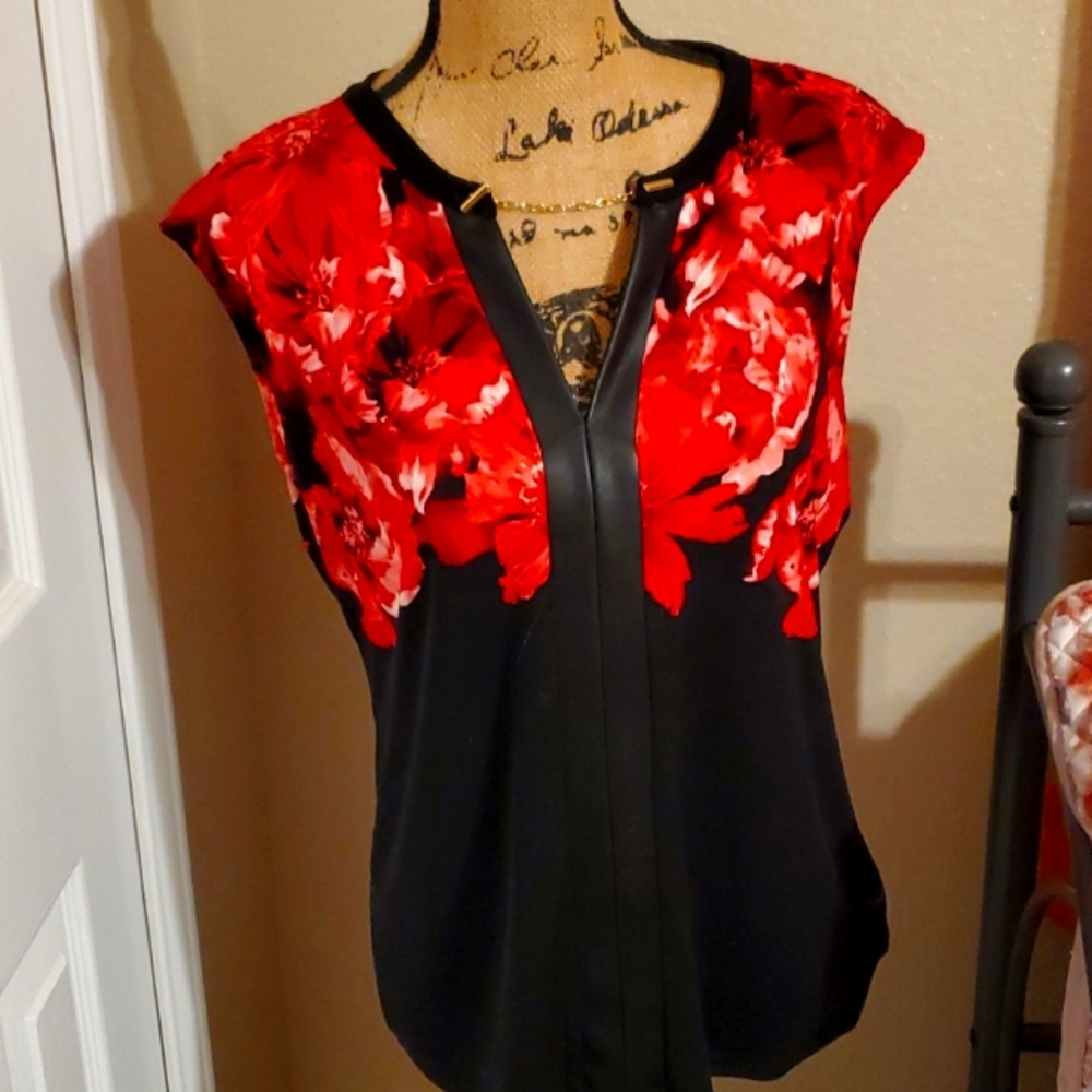 Calvin blouse red roses